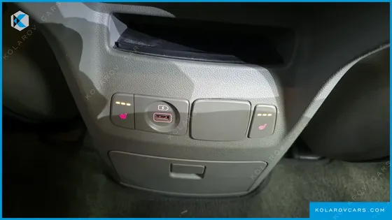 KIA CARNIVAL GASOLINE 11-SEATER PRESTIGE