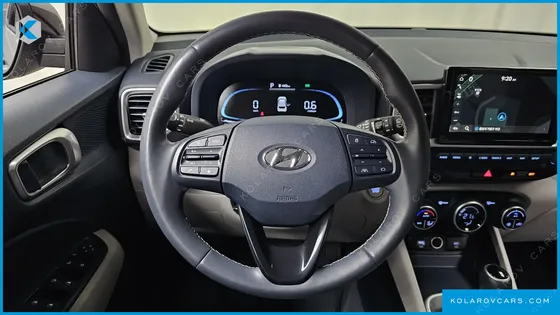 HYUNDAI VENUE 1,6 PREMIUM