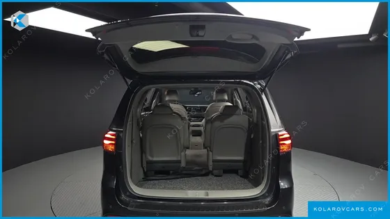 KIA CARNIVAL 9-SEATER PRSTIGE