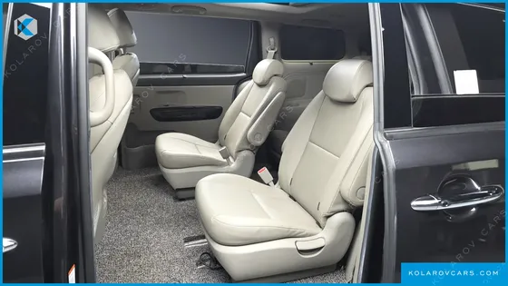 KIA CARNIVAL 9-SEATER PRSTIGE