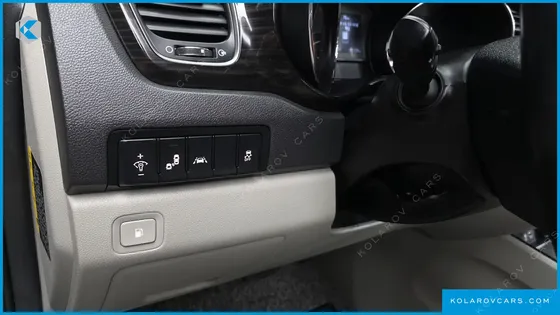 KIA CARNIVAL 9-SEATER PRSTIGE