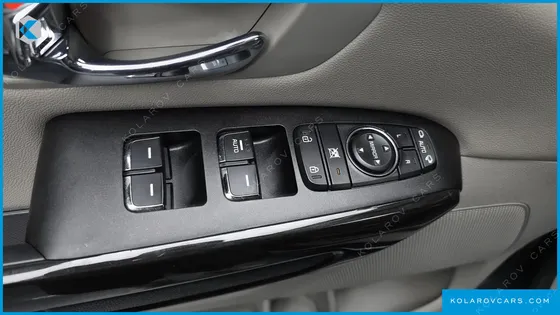 KIA CARNIVAL 9-SEATER PRSTIGE