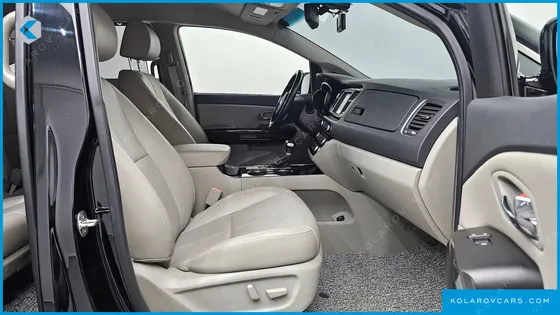 KIA CARNIVAL 9-SEATER NOBLESSE SPECIAL