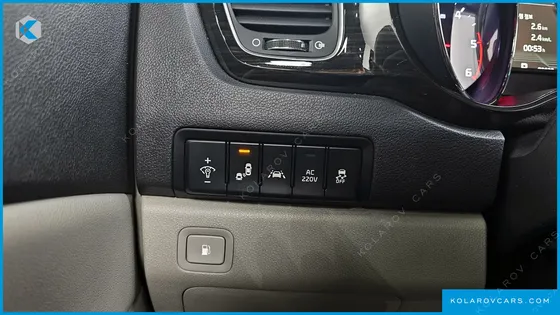 KIA CARNIVAL 9-SEATER NOBLESSE SPECIAL