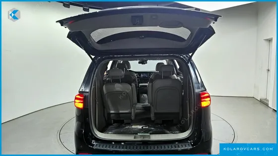 KIA CARNIVAL 9-SEATER NOBLESSE SPECIAL