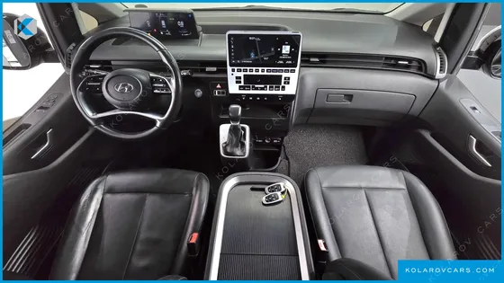 HYUNDAI STARIA CARGO 5-SEATER