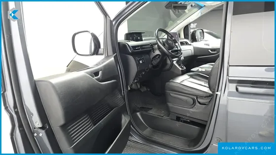 HYUNDAI STARIA CARGO 5-SEATER