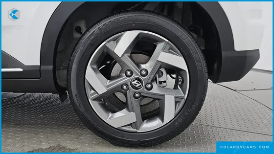 HYUNDAI VENUE 1.6 FLUX