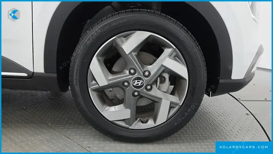 HYUNDAI VENUE 1.6 FLUX