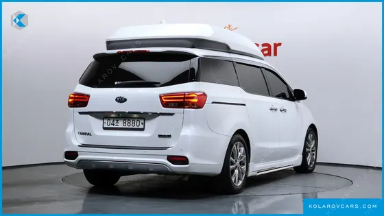 KIA CARNIVAL 9-SEATER HI-LIMOUSINE