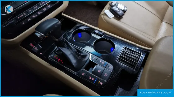 KIA CARNIVAL 9-SEATER HI-LIMOUSINE