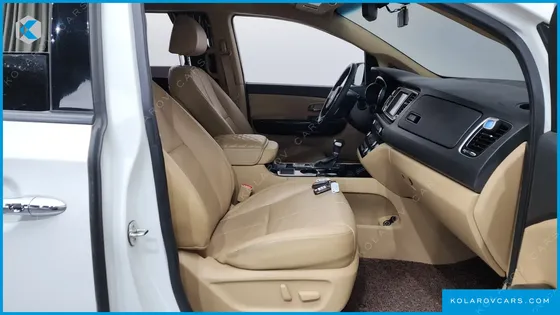 KIA CARNIVAL 9-SEATER HI-LIMOUSINE