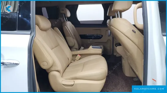 KIA CARNIVAL 9-SEATER HI-LIMOUSINE