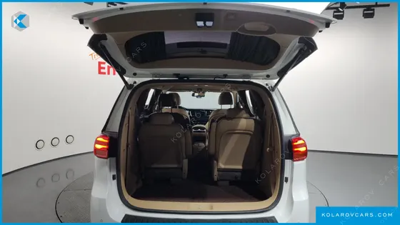 KIA CARNIVAL 9-SEATER HI-LIMOUSINE