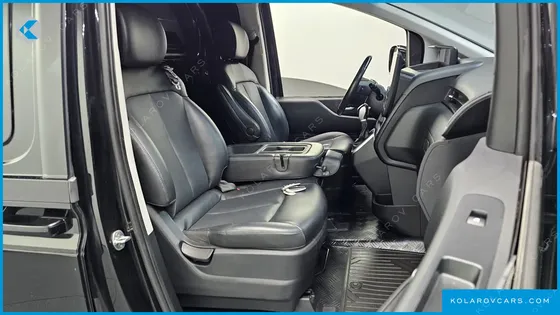 HYUNDAI STARIA CARGO 3-SEATER