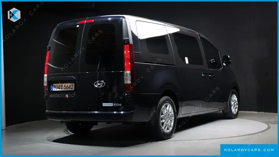 HYUNDAI STARIA CARGO 5-SEATER