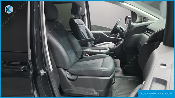 HYUNDAI STARIA CARGO 5-SEATER