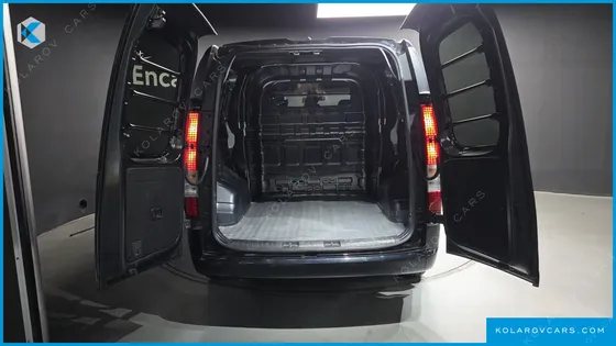 HYUNDAI STARIA CARGO 5-SEATER