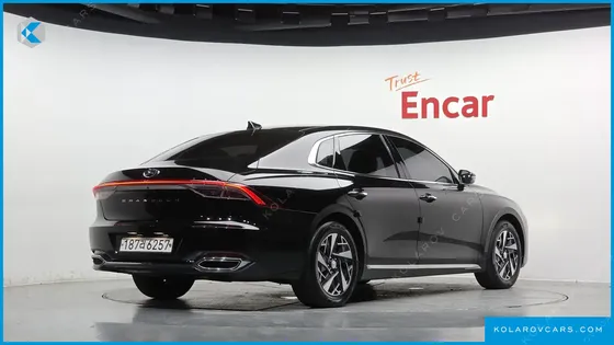 HYUNDAI GRANDEUR PREMIUM