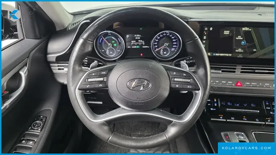 HYUNDAI GRANDEUR PREMIUM