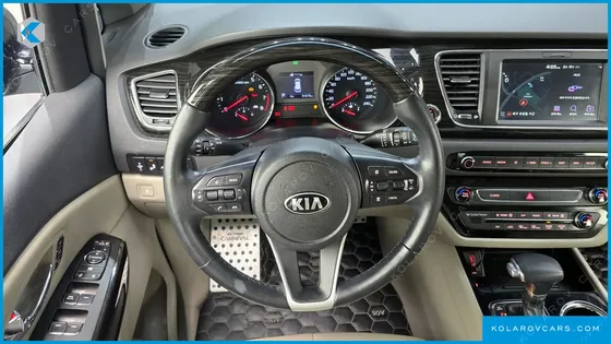 KIA CARNIVAL GASOLINE 9-SEATER NOBLESSE SPECIAL