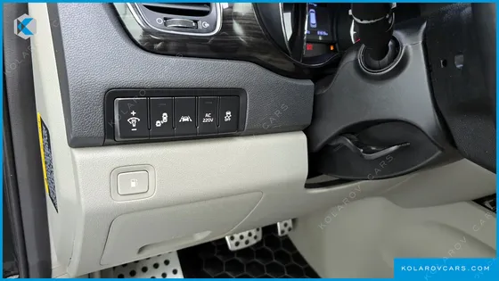KIA CARNIVAL GASOLINE 9-SEATER NOBLESSE SPECIAL