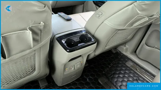 KIA CARNIVAL GASOLINE 9-SEATER NOBLESSE SPECIAL