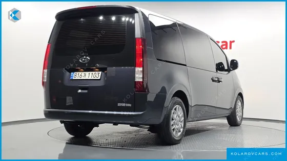 HYUNDAI STARIA CARGO 5-SEATER