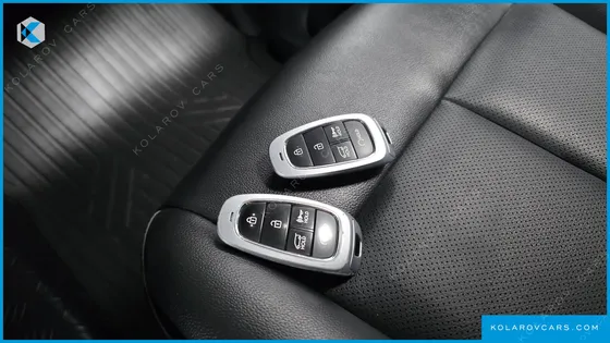 HYUNDAI STARIA CARGO 5-SEATER