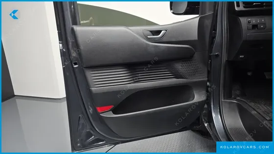 HYUNDAI STARIA CARGO 5-SEATER