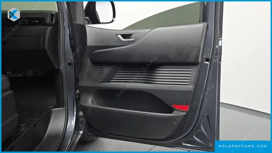 HYUNDAI STARIA CARGO 5-SEATER