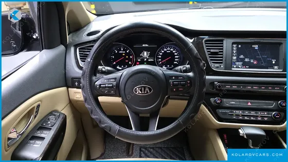 KIA CARNIVAL 7-SEATER LIMOUSINE