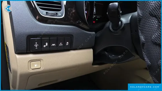 KIA CARNIVAL 7-SEATER LIMOUSINE