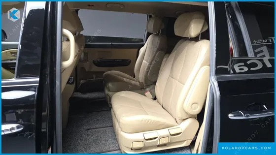 KIA CARNIVAL 7-SEATER LIMOUSINE