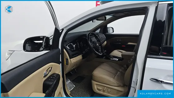 KIA CARNIVAL 9-SEATER HI-LIMOUSINE