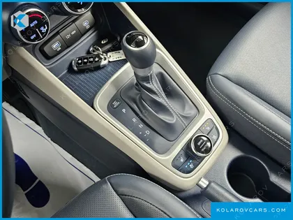 HYUNDAI VENUE 1,6 PREMIUM