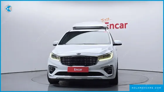 KIA CARNIVAL 9-SEATER OUTDOOR