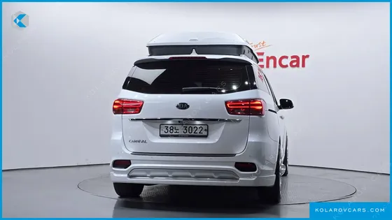 KIA CARNIVAL 9-SEATER OUTDOOR
