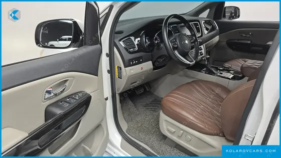 KIA CARNIVAL 9-SEATER OUTDOOR