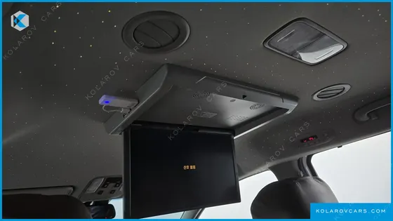 KIA CARNIVAL 9-SEATER OUTDOOR
