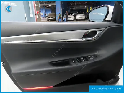 HYUNDAI GRANDEUR LE BLANC