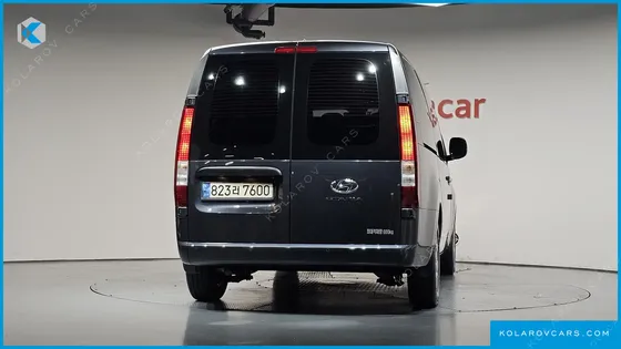 HYUNDAI STARIA CARGO 5-SEATER