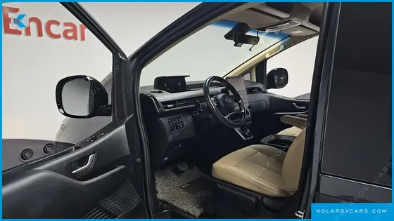 HYUNDAI STARIA CARGO 5-SEATER