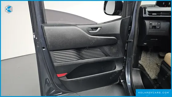 HYUNDAI STARIA CARGO 5-SEATER