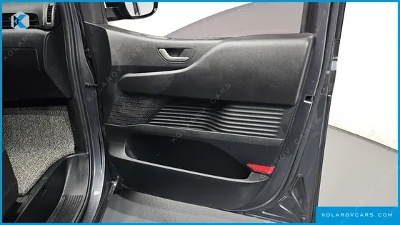 HYUNDAI STARIA CARGO 5-SEATER