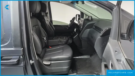HYUNDAI STARIA L3.5 CARGO 3-SEATER