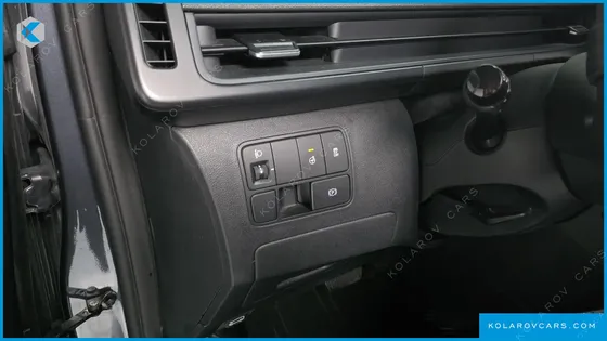 HYUNDAI STARIA L3.5 CARGO 3-SEATER