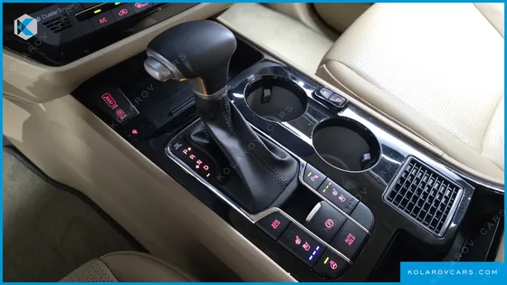 KIA CARNIVAL 9-SEATER HI-LIMOUSINE