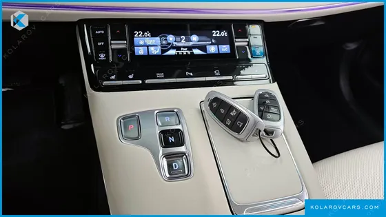 HYUNDAI GRANDEUR LE BLANC