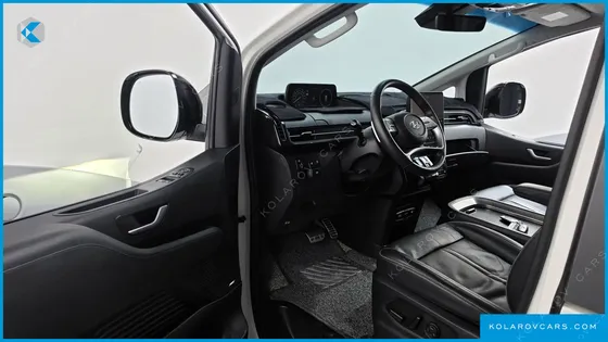 HYUNDAI STARIA L3.5 LOUNGE 9-SEATER